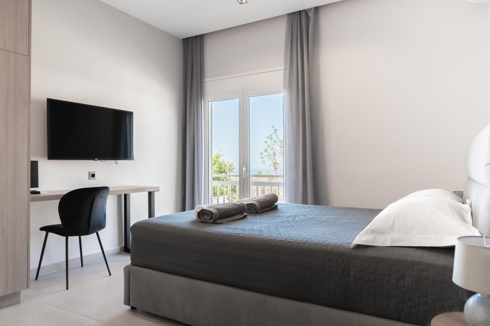 Yiannis Deluxe Apartment Chania  Bagian luar foto