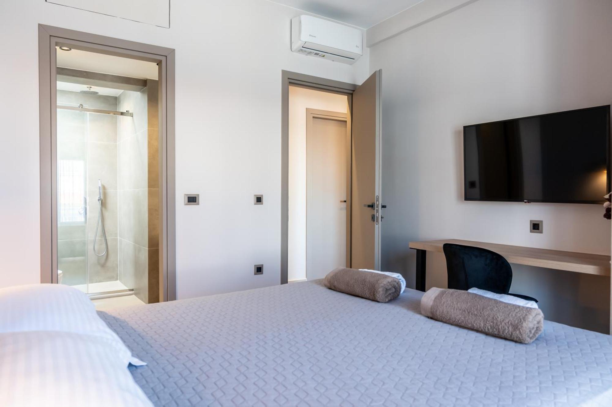 Yiannis Deluxe Apartment Chania  Bagian luar foto