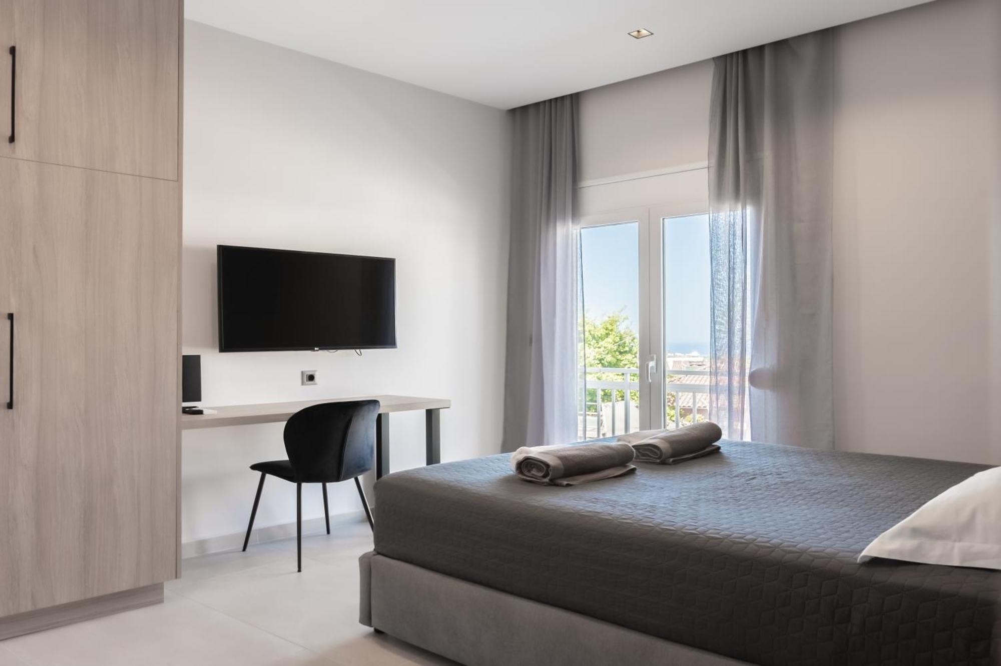 Yiannis Deluxe Apartment Chania  Bagian luar foto