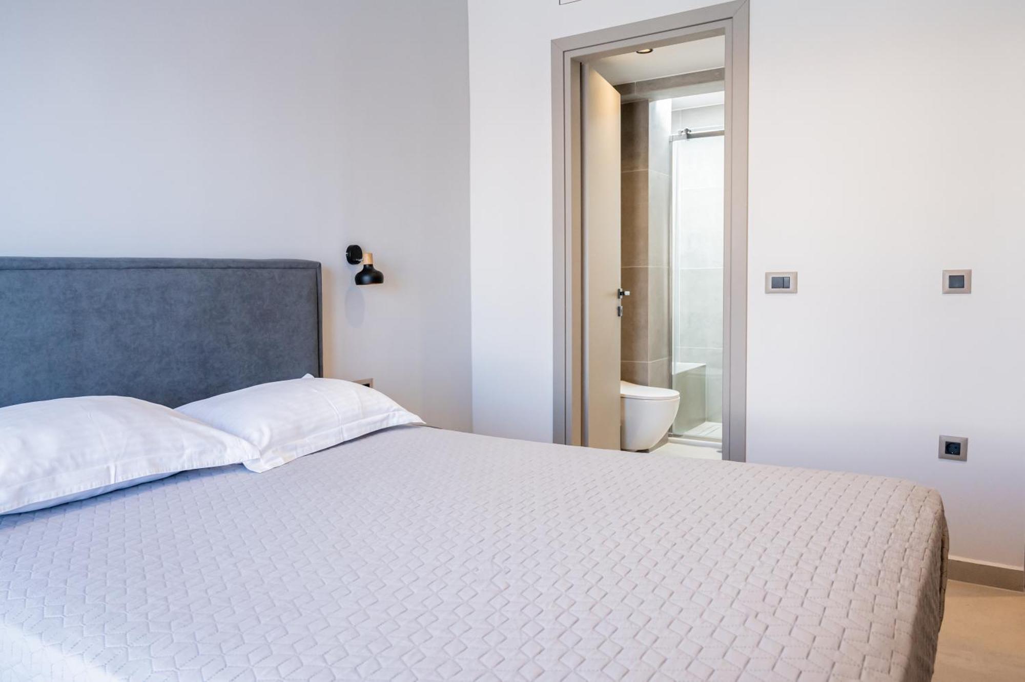 Yiannis Deluxe Apartment Chania  Bagian luar foto