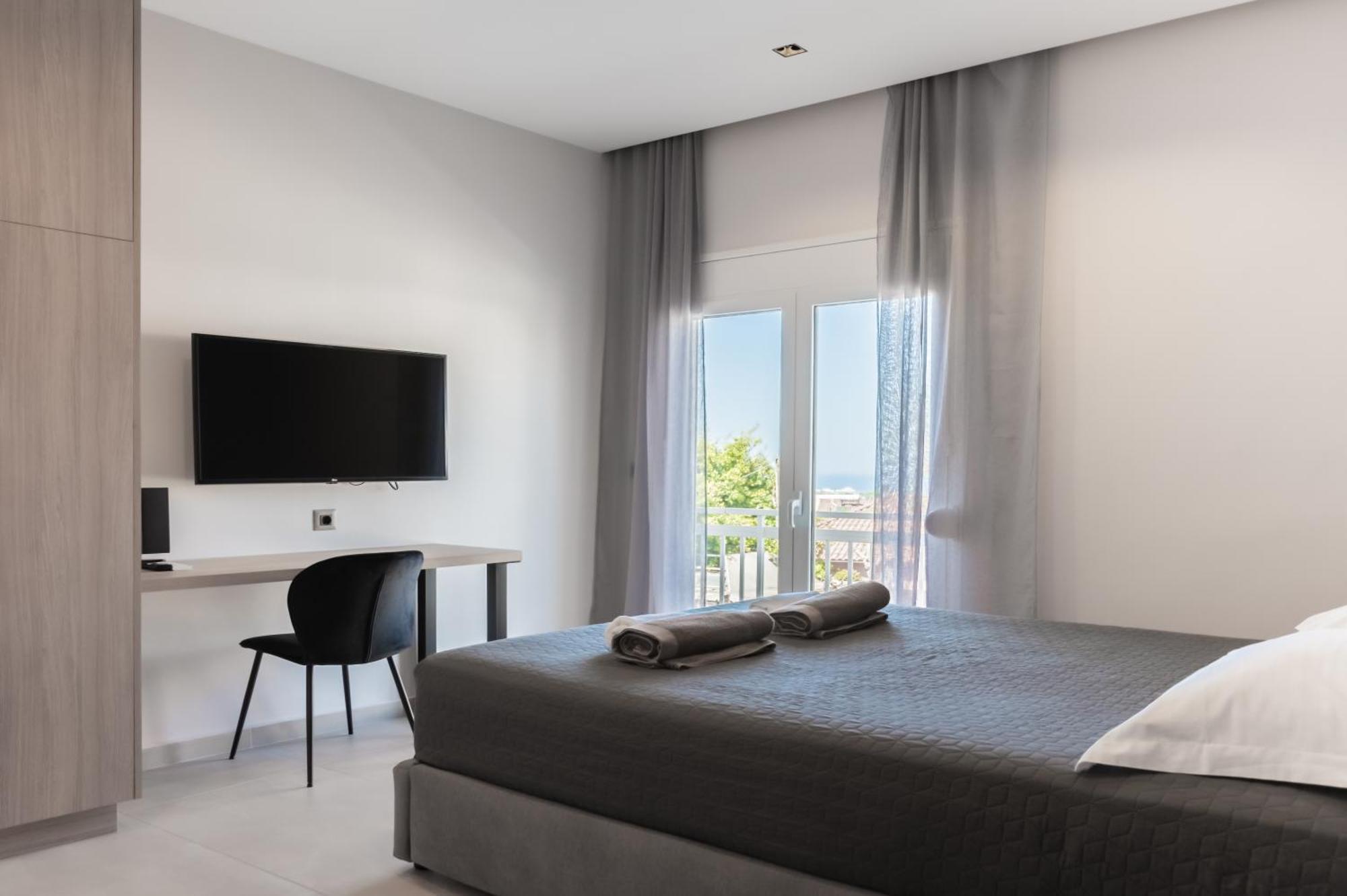 Yiannis Deluxe Apartment Chania  Bagian luar foto